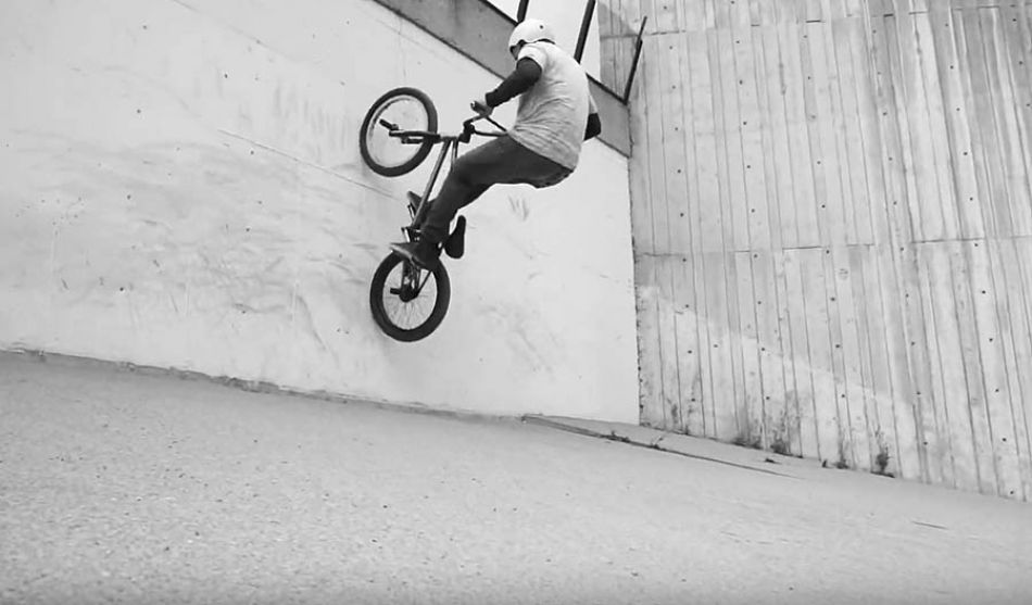 Thomas Henderson - Wake Up Call by Weird &amp; Revered