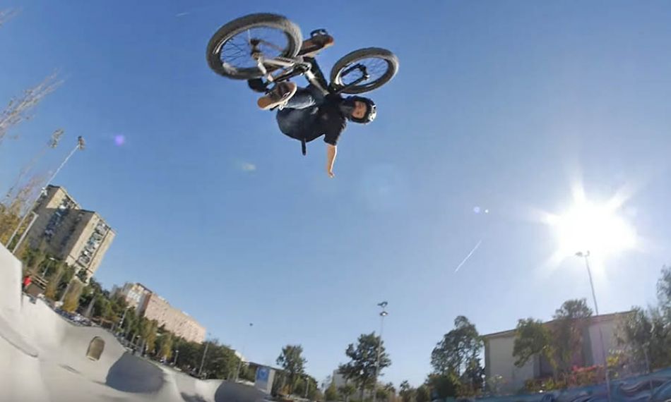 FLYBIKES - Sierra 18&quot; inch Frame promo with Javitxu 11 years old
