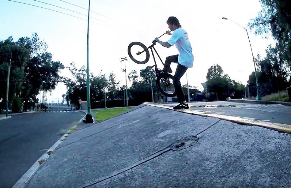 LUKABIKES/Josue &quot;kokin&quot; Castillo Locked in CDMX
