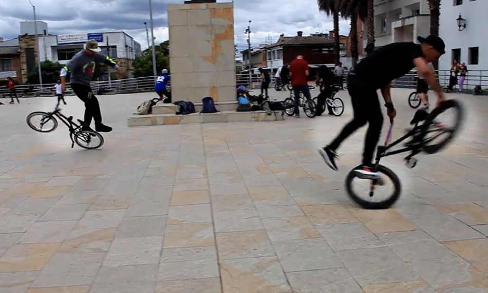 Sunday Session 3 by Flat-Motion. Bogota