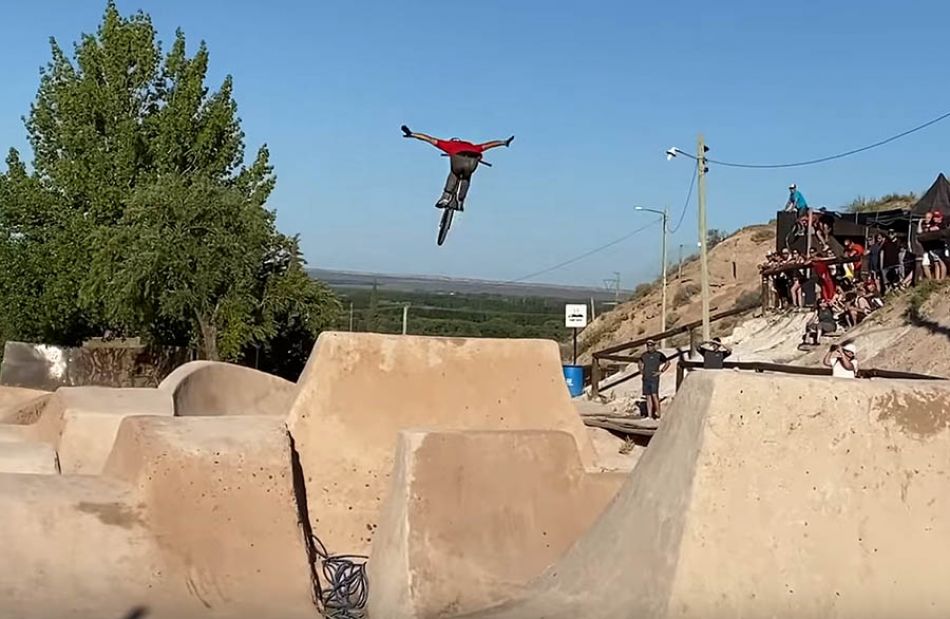 SOUTH AMERICAN DIRT EVENT - PRO BMX FINALS by Our BMX