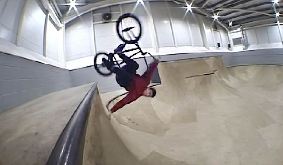 SAM JONES AT JUNCTION 4 SKATEPARK