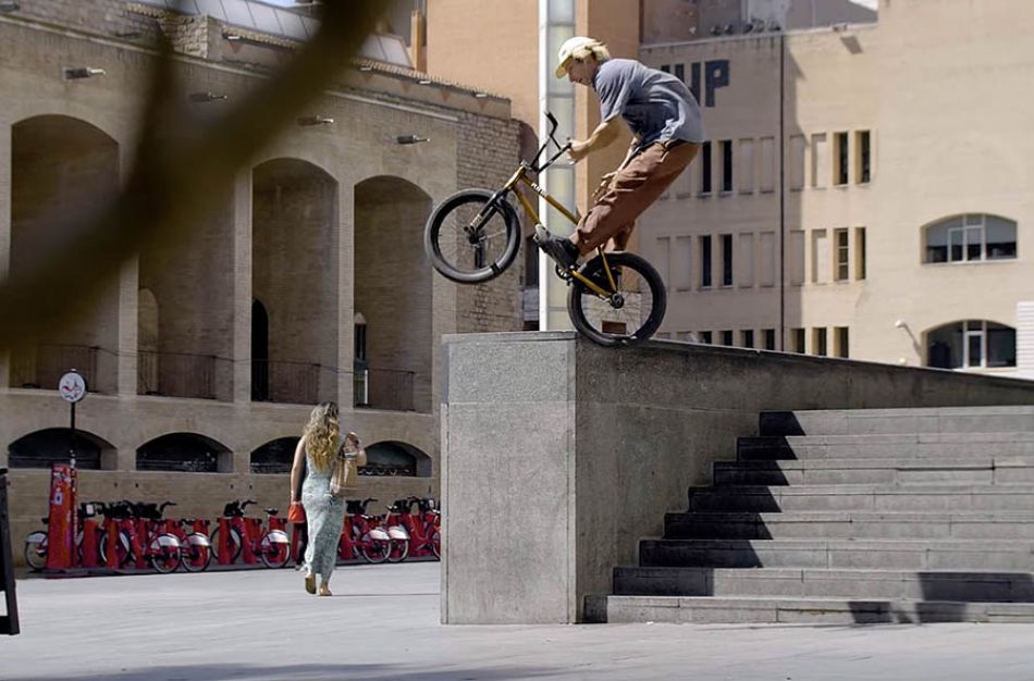 Anthony Perrin Bienvenue! - Kink BMX