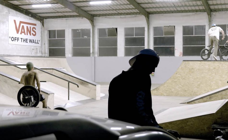 Heavy Team Session At The Bad Yard! - Kink BMX