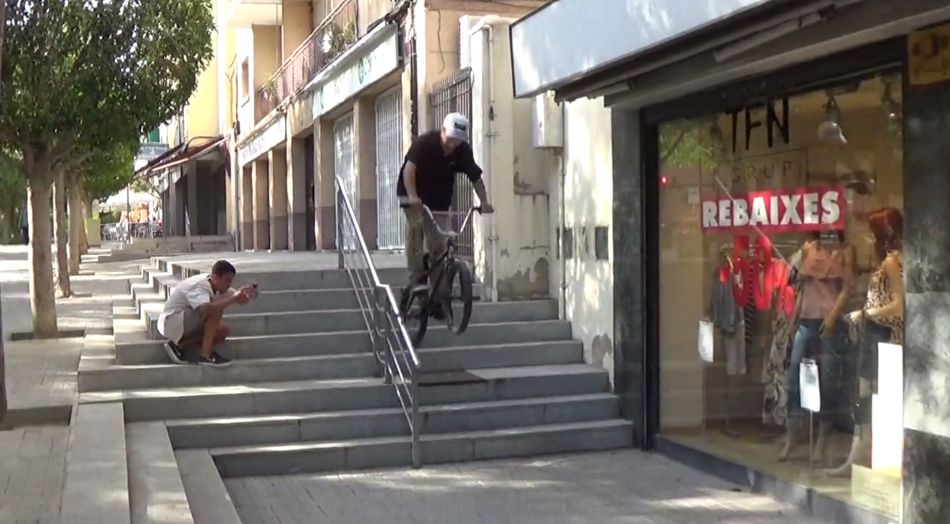 Handycam Vibes - BMX BCN by Eric Lopez