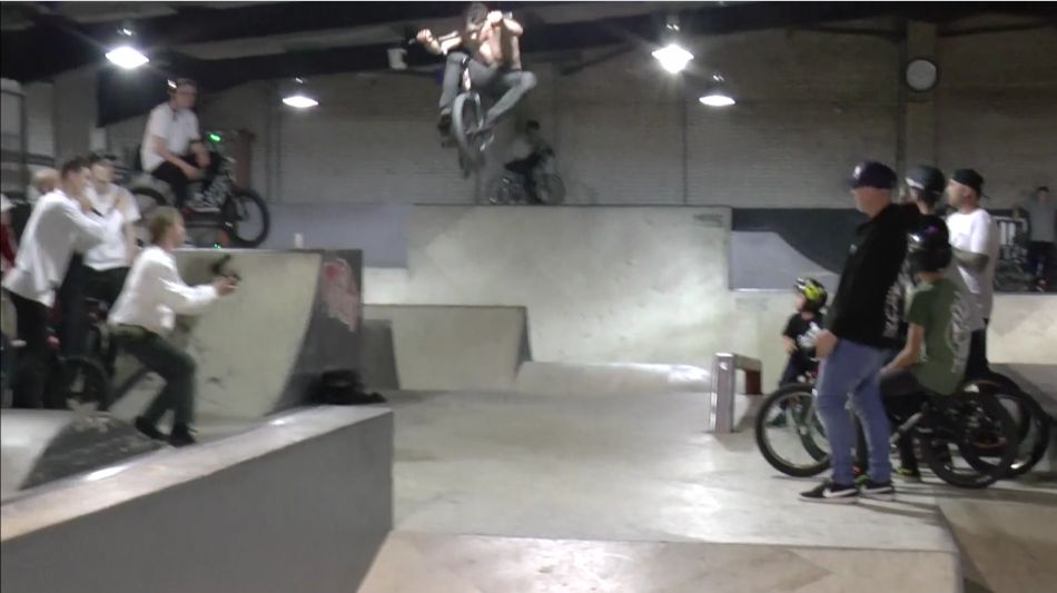 FUK-IT UK Tour at ENTITY BMX Shop by SteevCVM