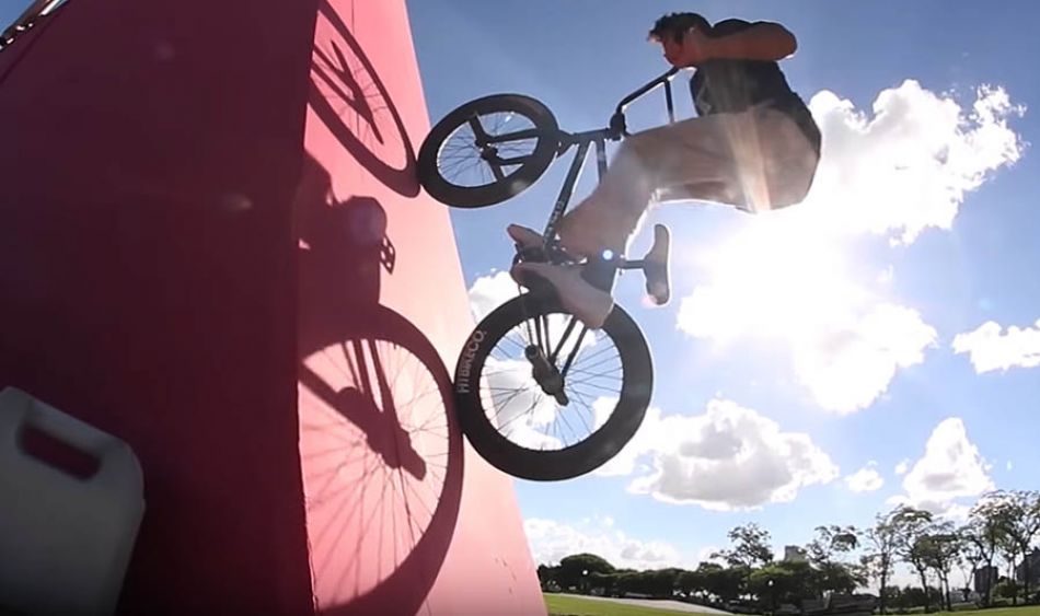 Luis Montañez - Argentina by Fitbikeco.