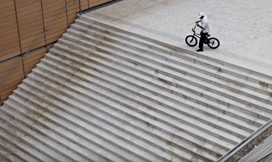 COURAGE ADAMS DEFEATS THE LYON 25 STAIR - BEHIND THE SCENES - VANS